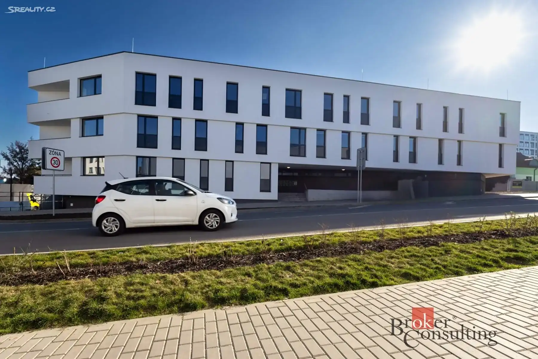 Byt 2+kk, Nová Tesla